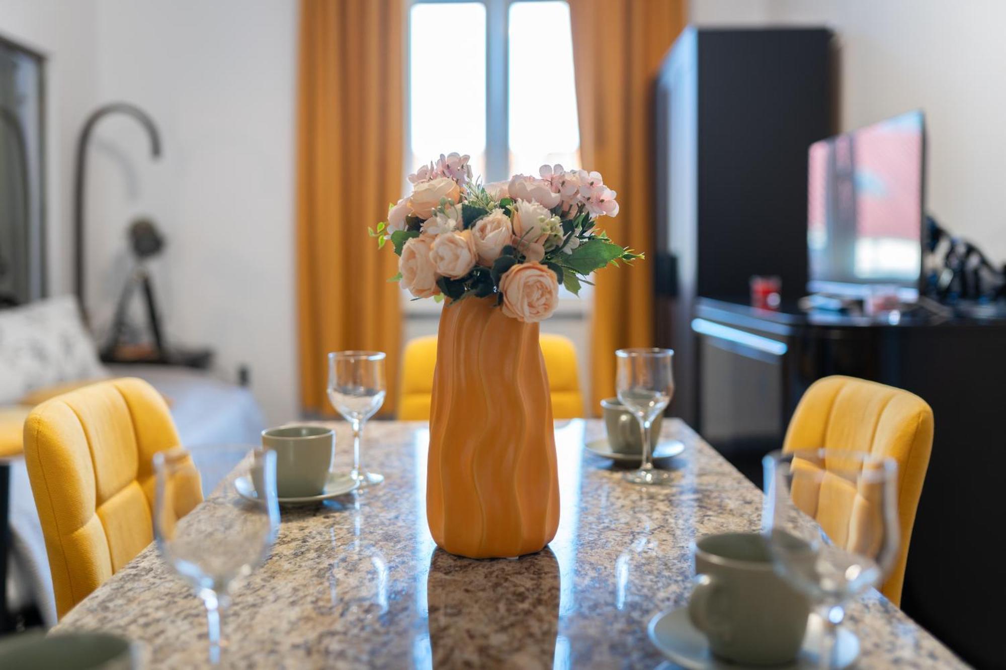 Вілла Noble 5 Star House In Unirii Plaza Клуж-Напока Екстер'єр фото
