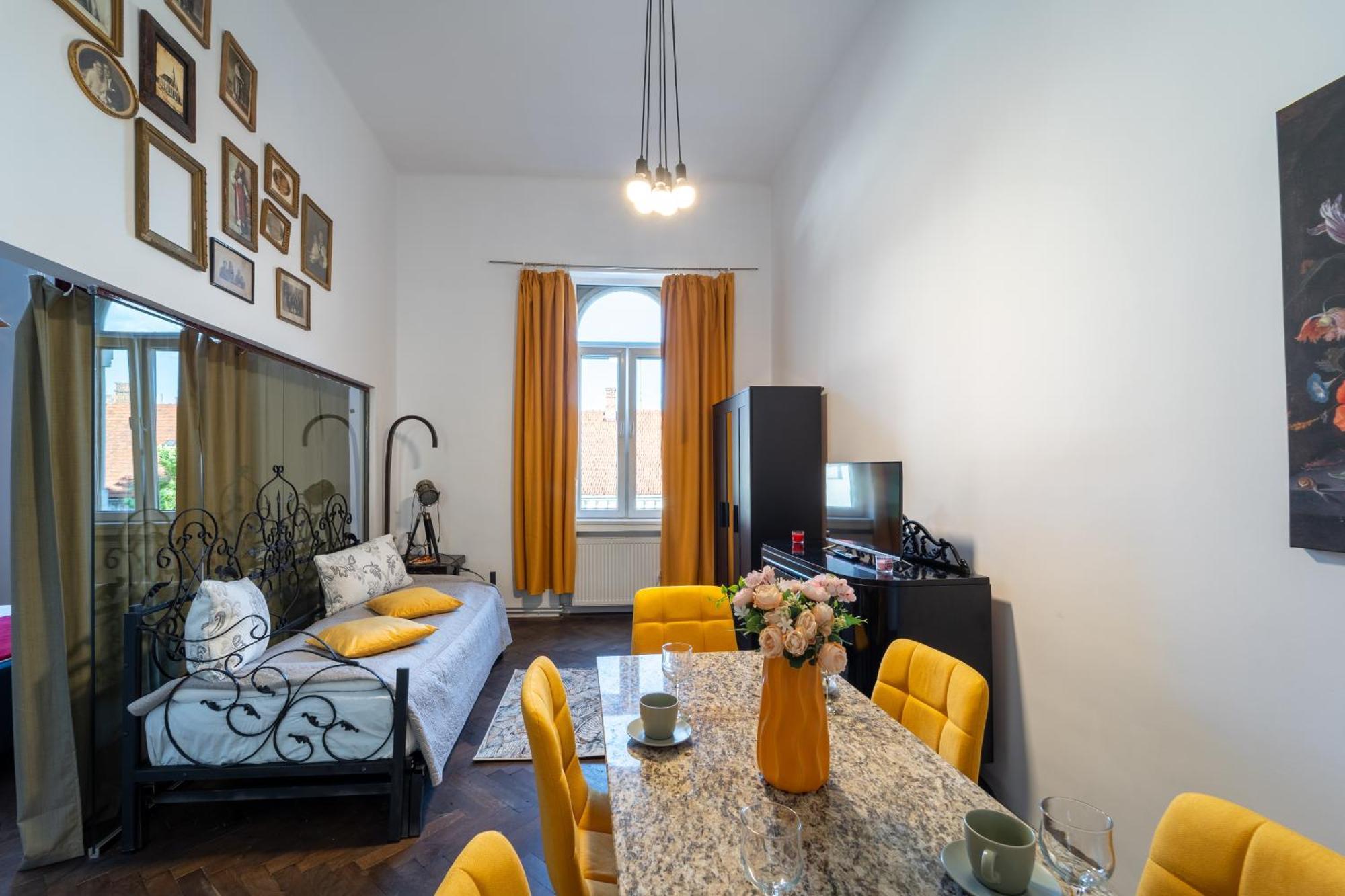 Вілла Noble 5 Star House In Unirii Plaza Клуж-Напока Екстер'єр фото